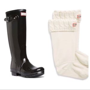 HUNTER BLACK GLOSS RAIN BOOTS + CABLE KNIT SOCKS